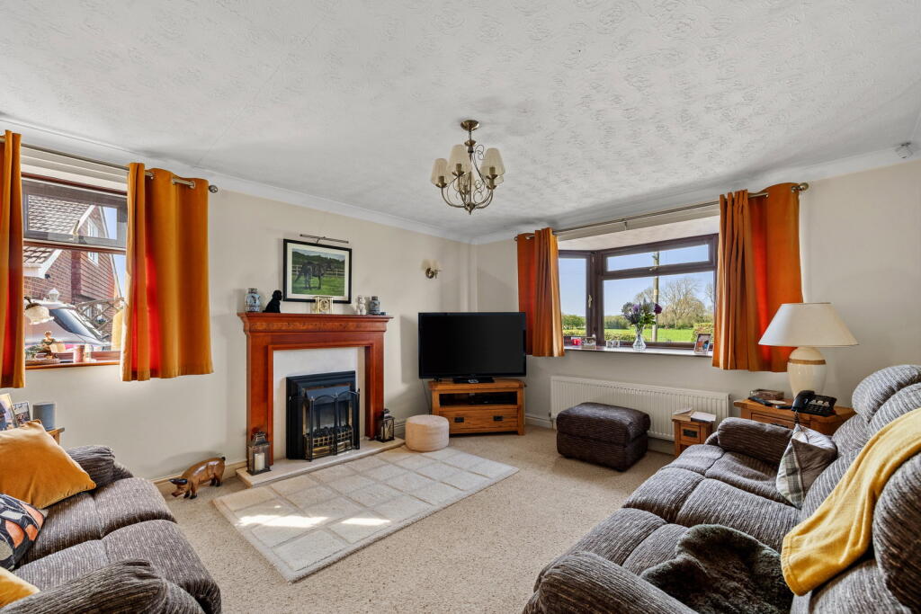 House in South Kesteven, Barkston - View 3
