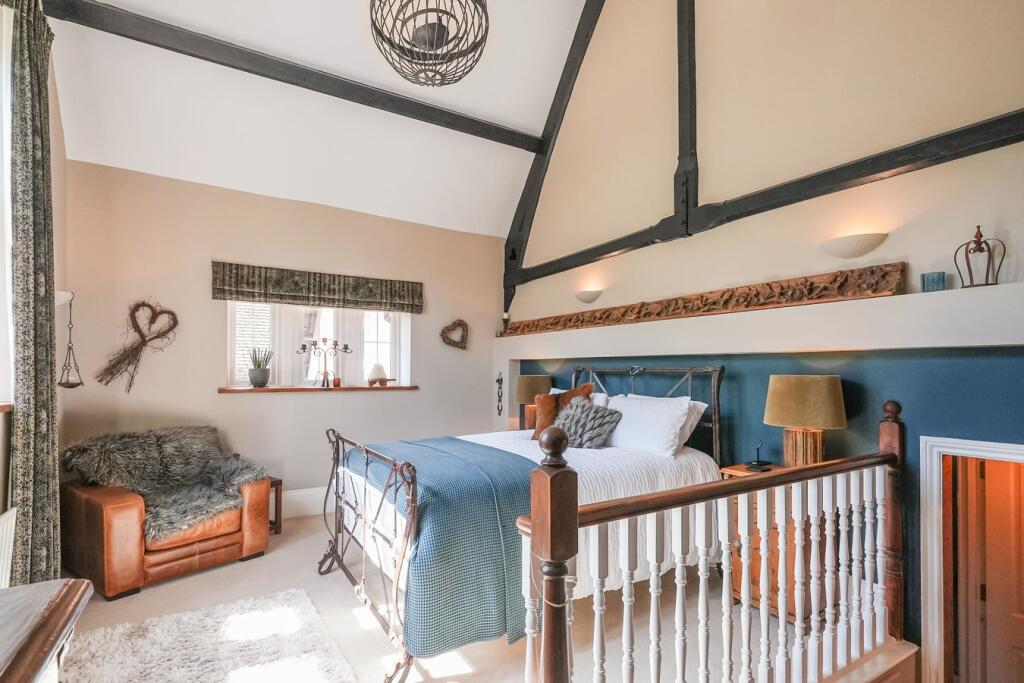 High Street, Nutfield, Redhill, RH1 - View 6