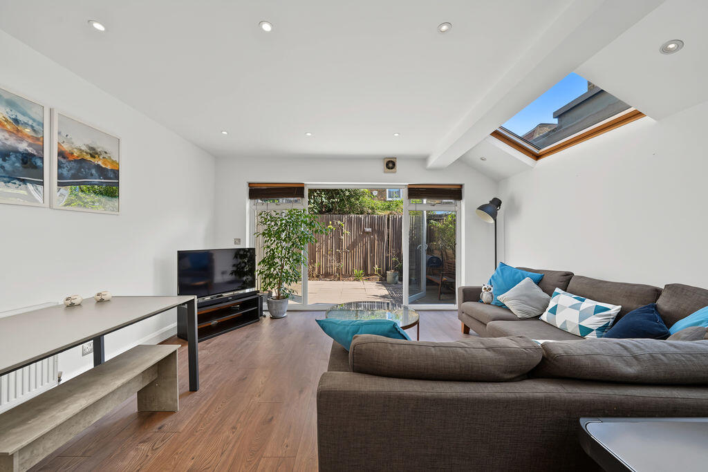 Apartment in London - More