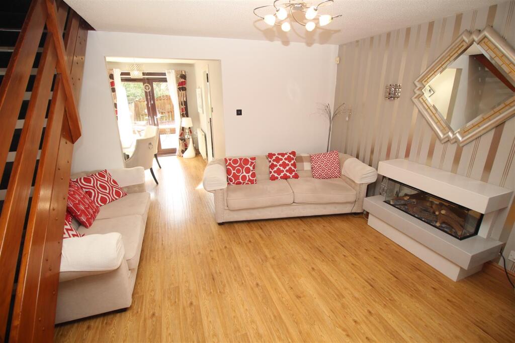 House in Paisley, Inverclyde - More