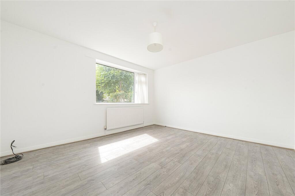 Apartment in London, Royal Borough of Kingston upon Thames - View 3