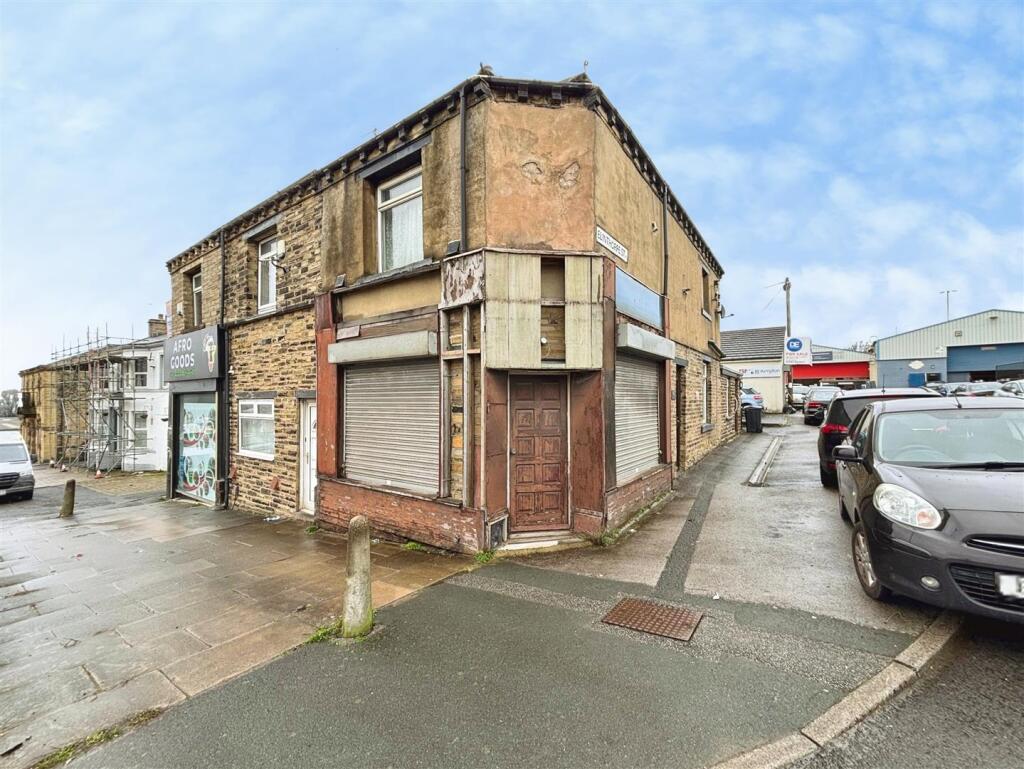 Main image of property: Wakefield Road, Bradford, BD4 7NB
