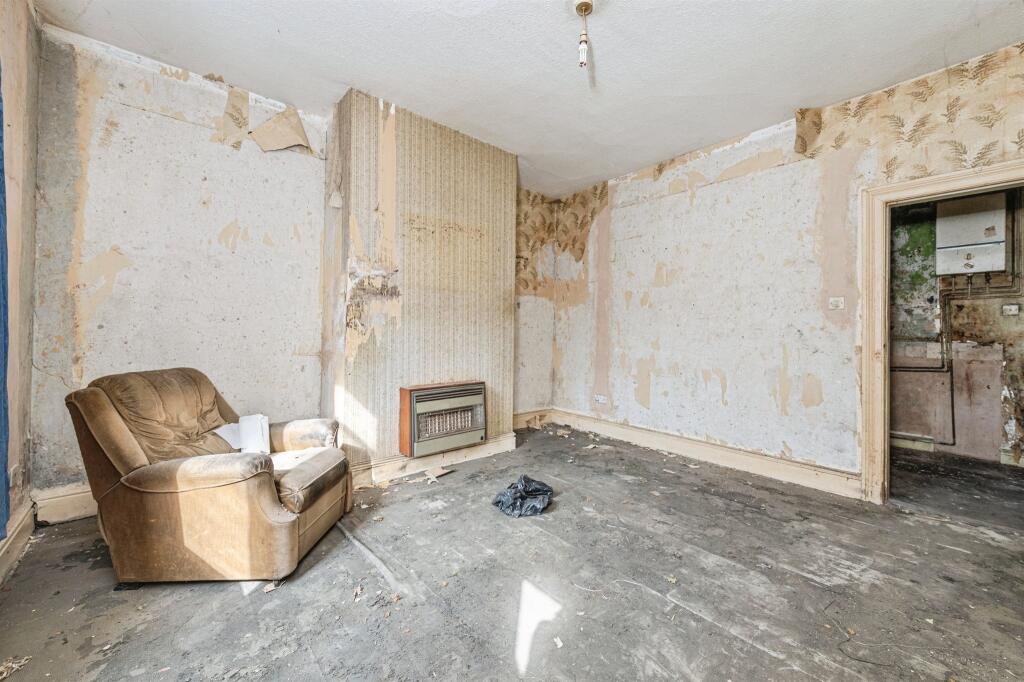 House in Kirklees, West Yorkshire - More