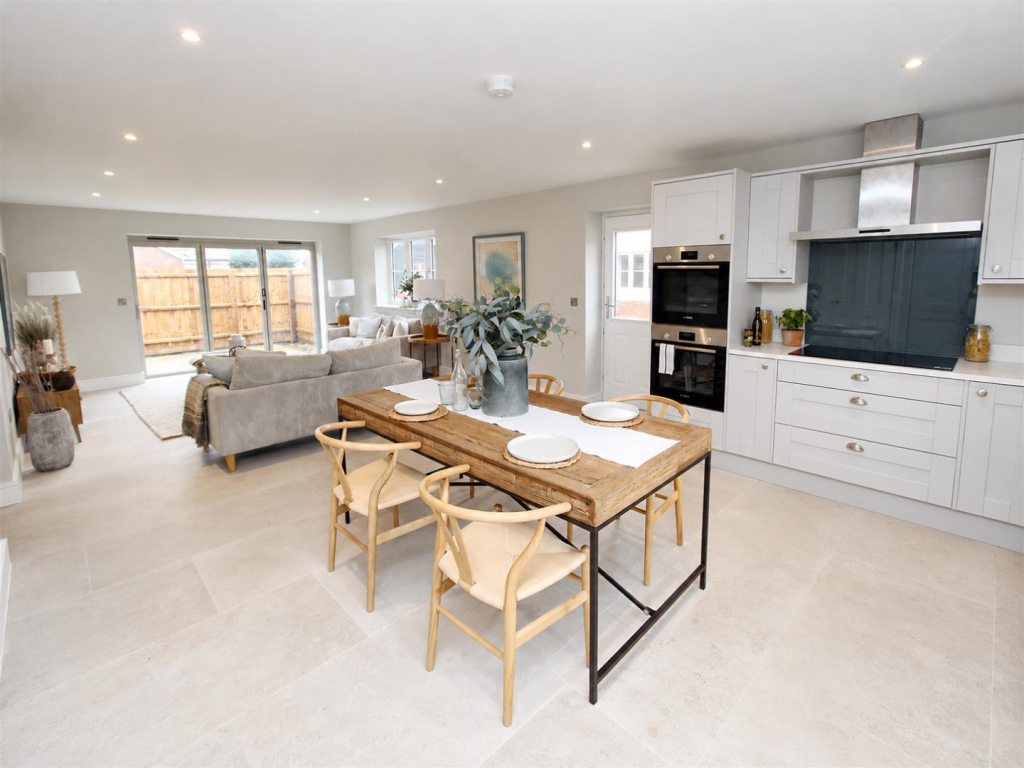 House in East Cambridgeshire, Littleport - View 2