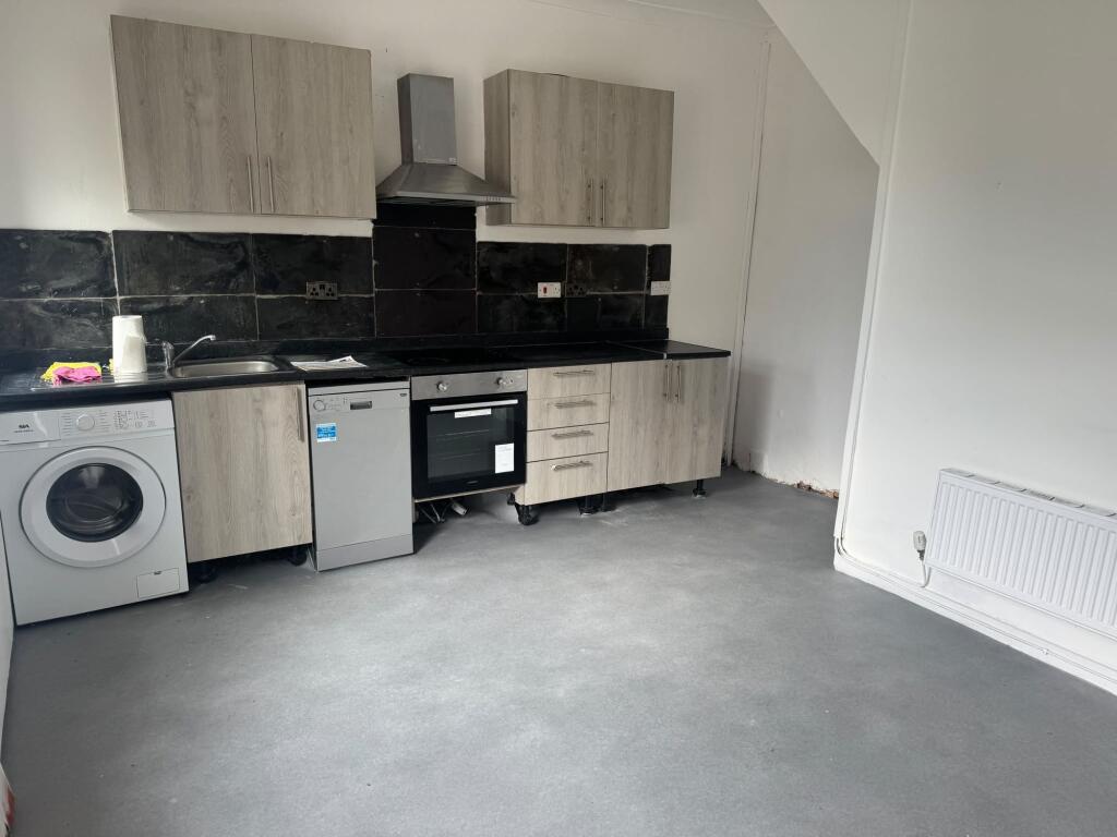 Plodder Lane, Farnworth, BL4 photo 4