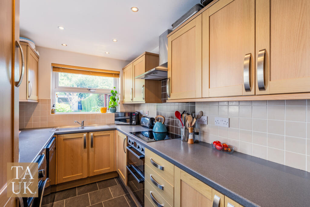 House in Llandudno, Llanddeiniolen - View 4