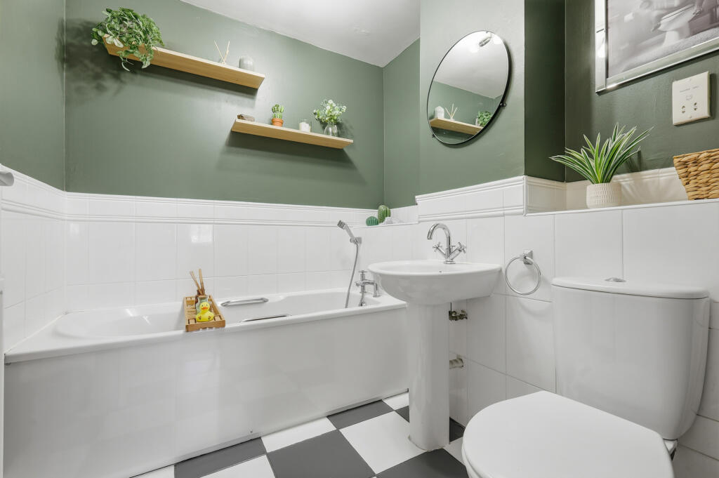 Additional image 11 of Minister Court, Frogmore, St. Albans