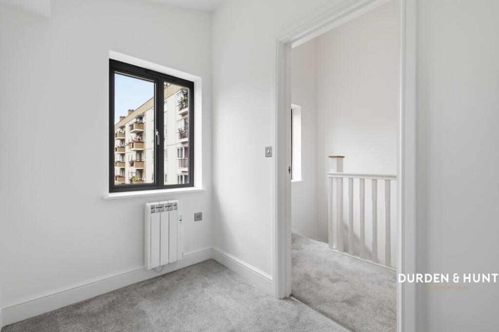 4 bedroom end of terrace house for rent