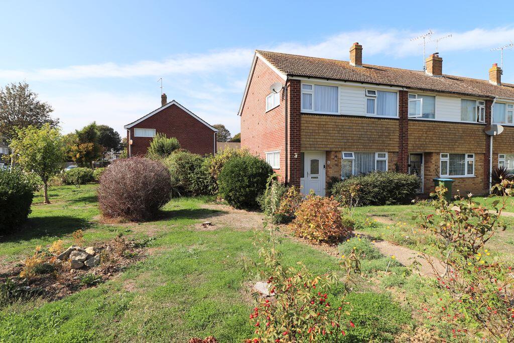 Laburnum Walk, Rustington photo 4