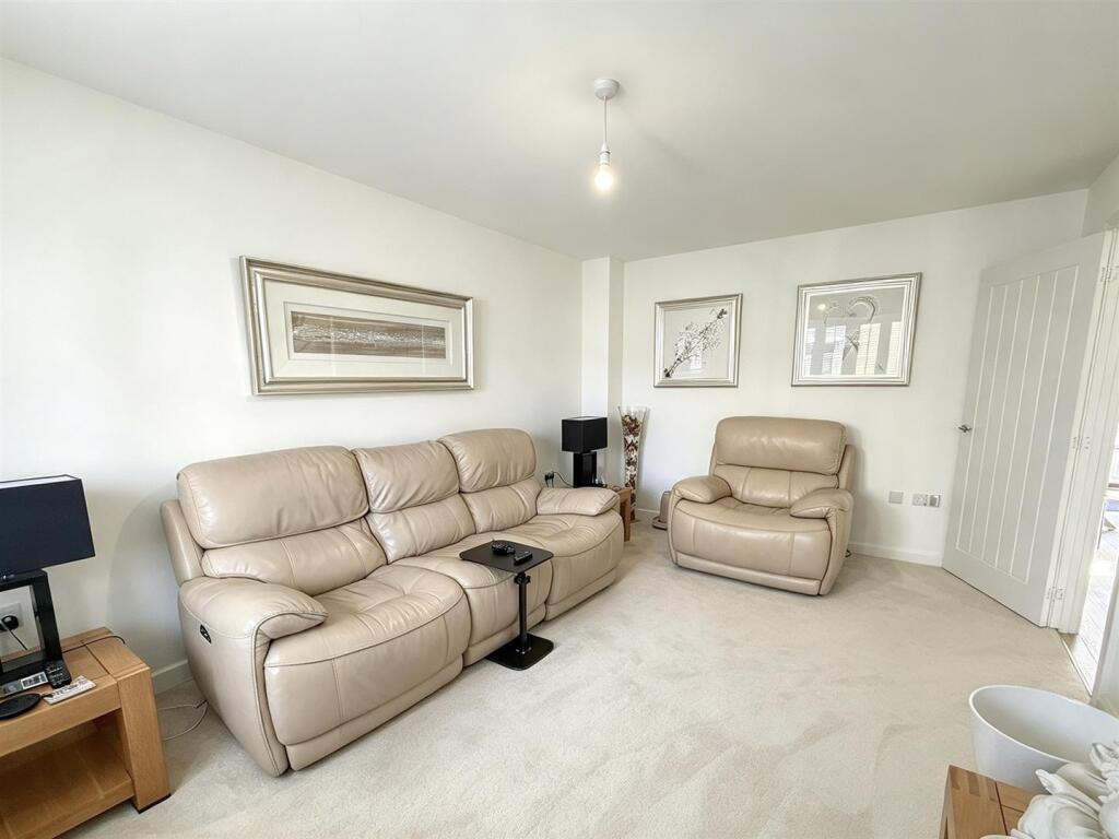 House in South Holland, Pinchbeck - More