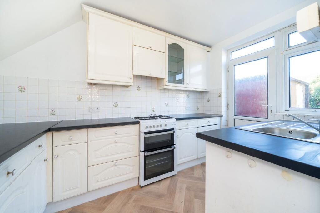 House in Slough - View 4