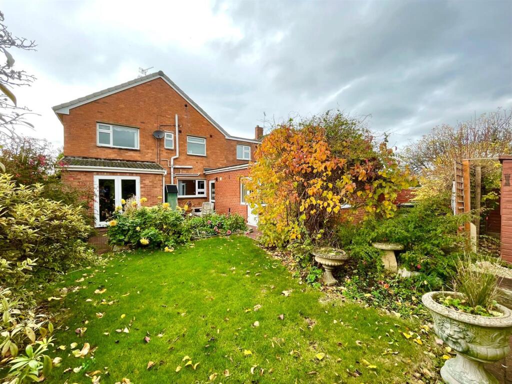 Sutton Road, Sutton Farm,  Shrewsbury photo 2