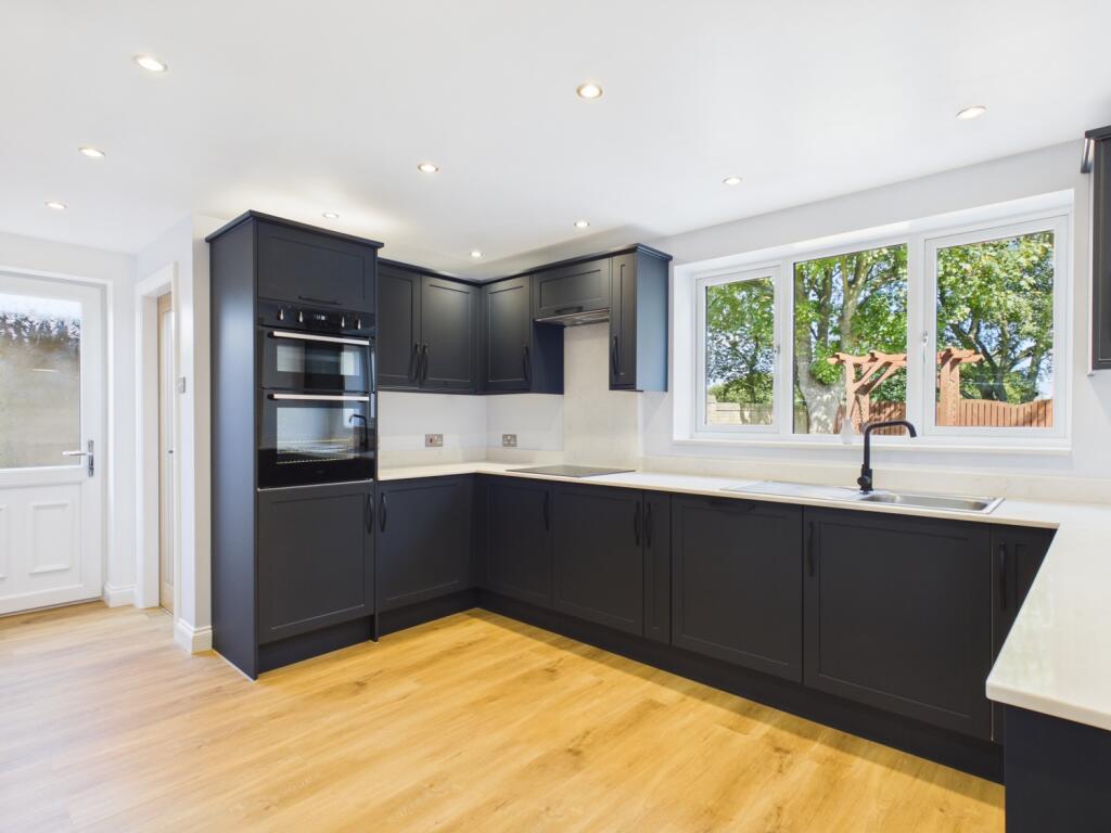 House in Tameside, Hollins - View 5