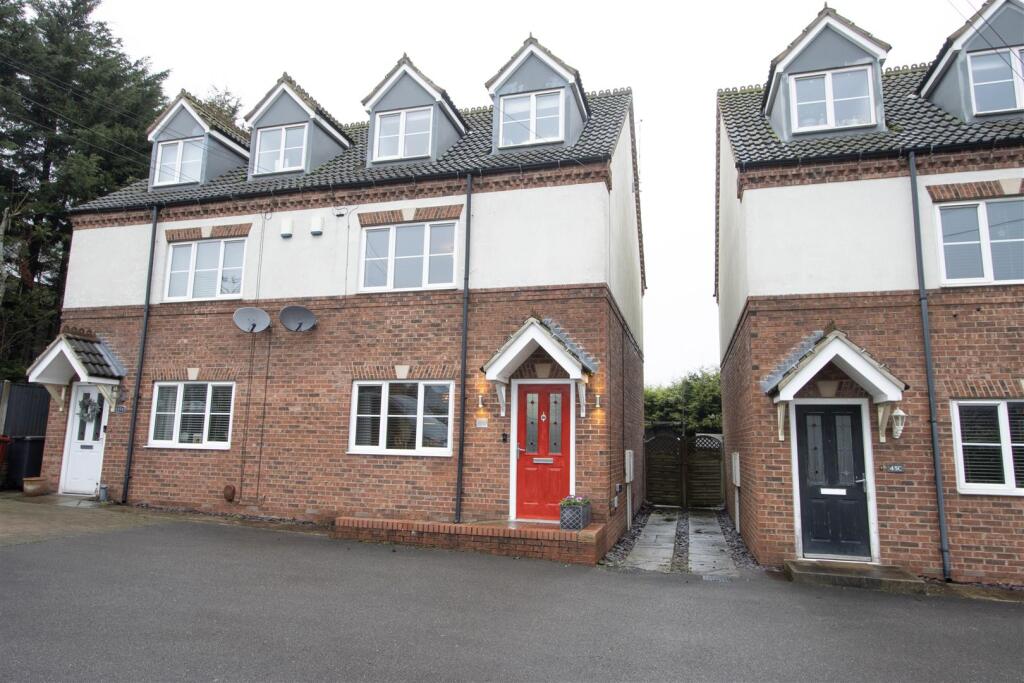 3-bed semi-detached on 45B, Creswell Road, Clowne, Derbyshire, S43 4PN, £210,000