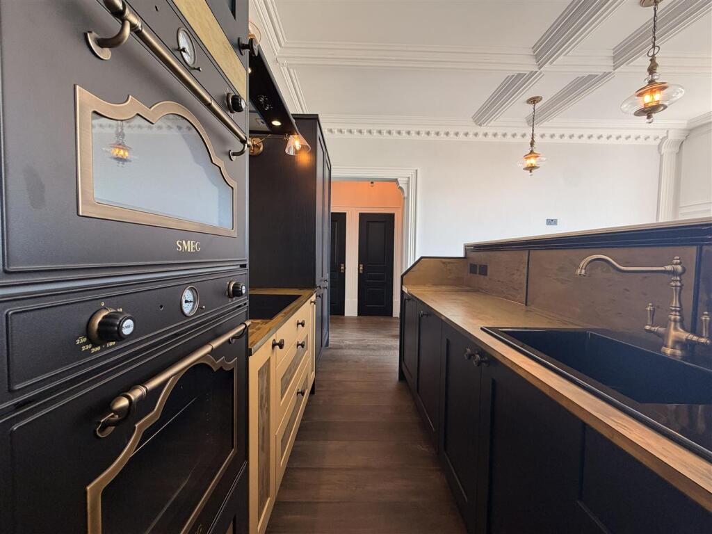 Apartment in Calderdale, Stainland & District - View 2