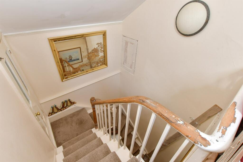 Apartment in Ryde, Elmfield - View 5