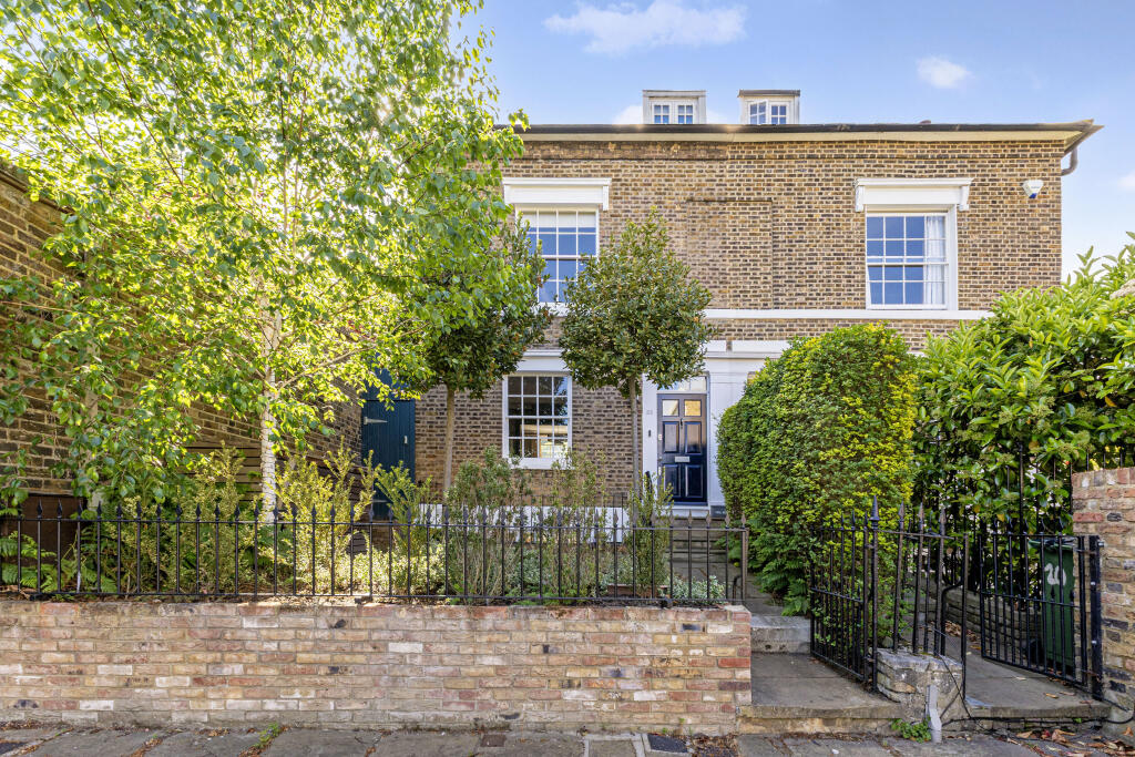 Main image of property: Luton Place, London, SE10