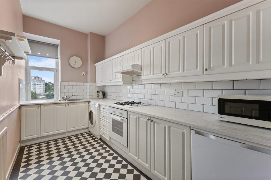 Apartment in Glasgow - View 4