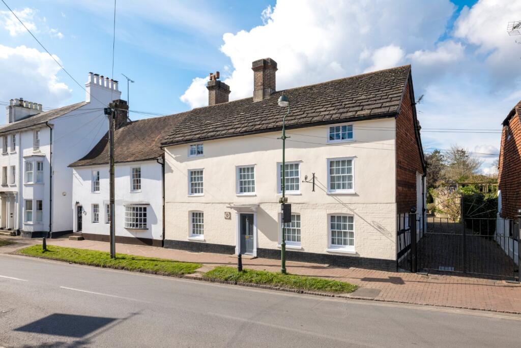 Main image of property: 117 High Street, Lindfield, RH16