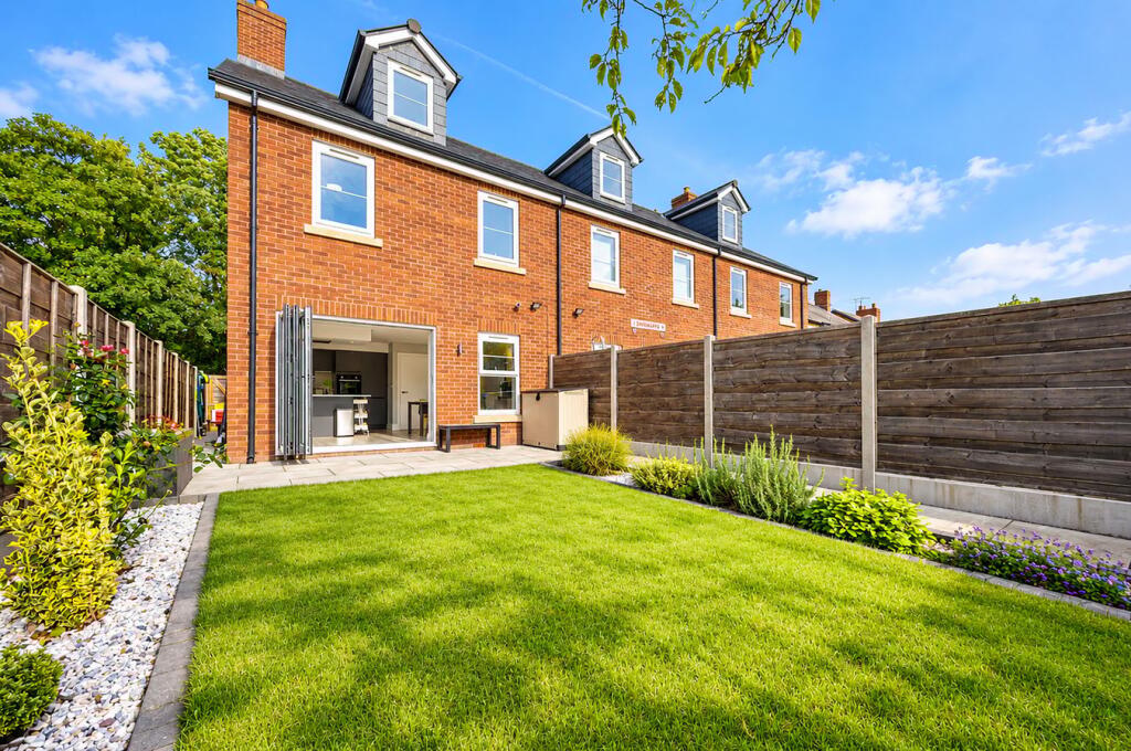 Moorside Road, Flixton, Manchester, M41 photo 2