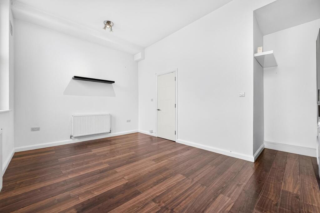 Apartment in London - More
