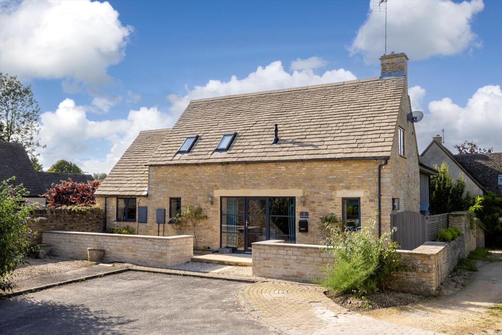 Main image of property: Meadowbank Barn, Ascott-under-Wychwood, Chipping Norton, Oxfordshire, OX7