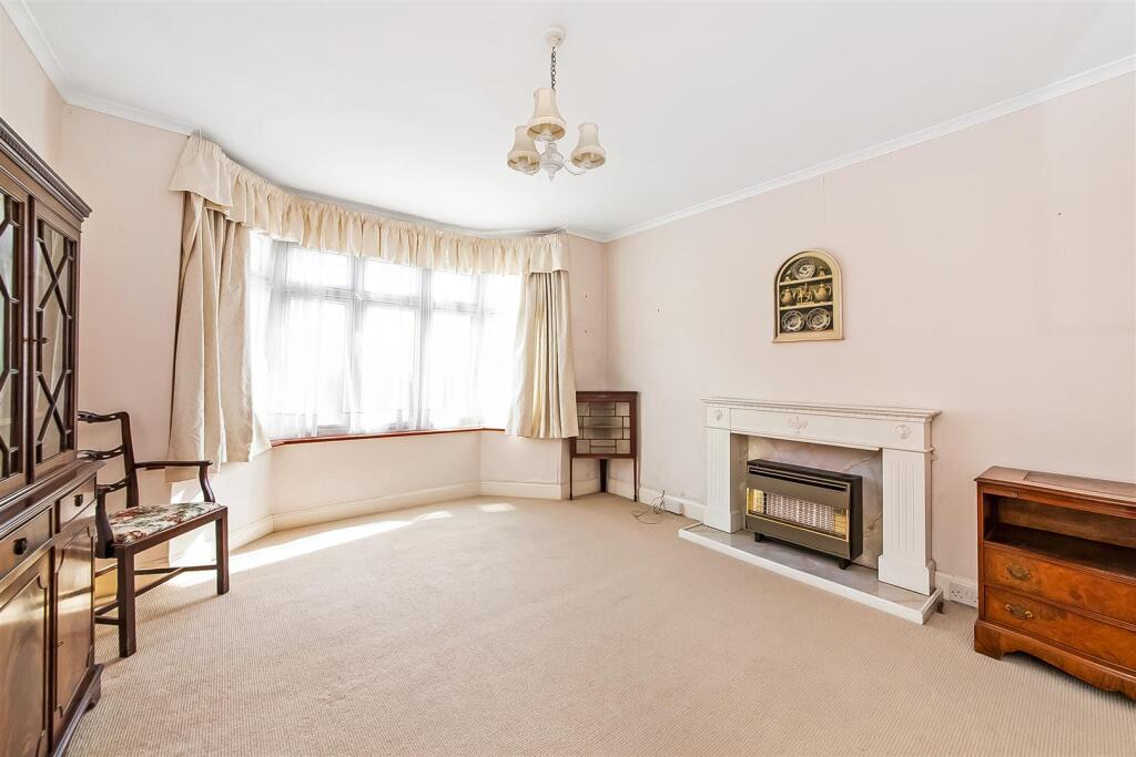 House in Sutton - View 2