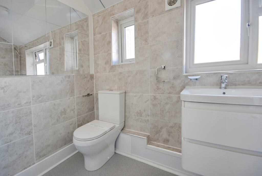 Apartment in Watford - View 4