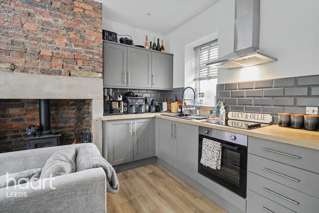 House in Kirklees, Northorpe, Mirfield - View 3