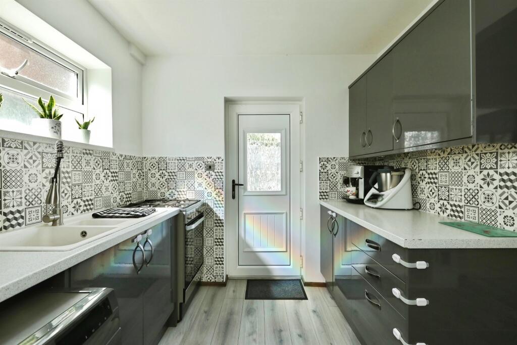 House in Worksop, Manton - View 5