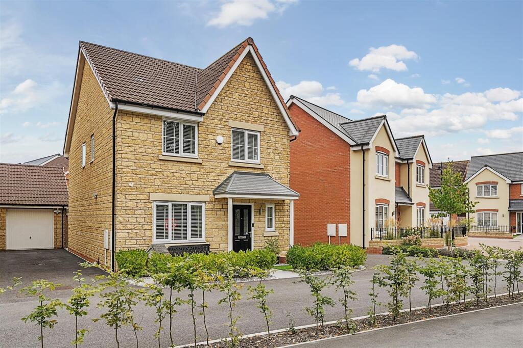 4-bed detached on Winchcombe Avenue, Devizes, £450,000