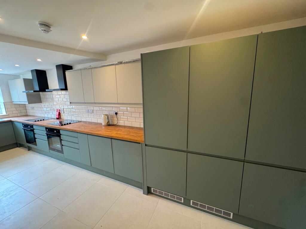 House in Walsall, West Midlands - View 2