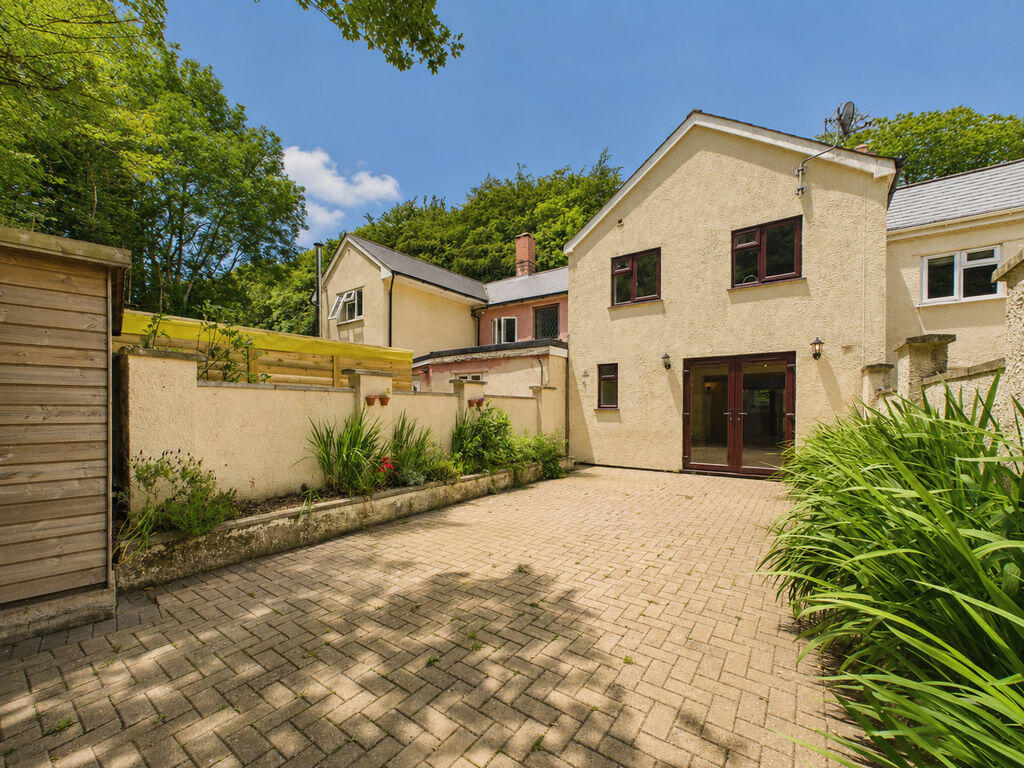 Main image of property: Rehill Cottages, Wellington