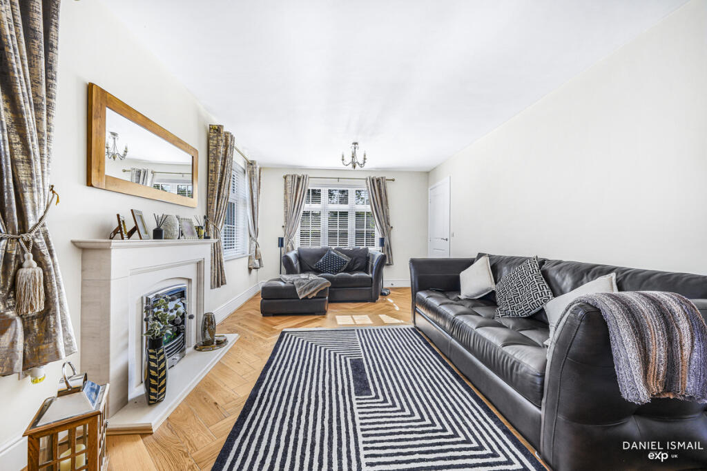 House in Basildon, Lee Chapel - View 4