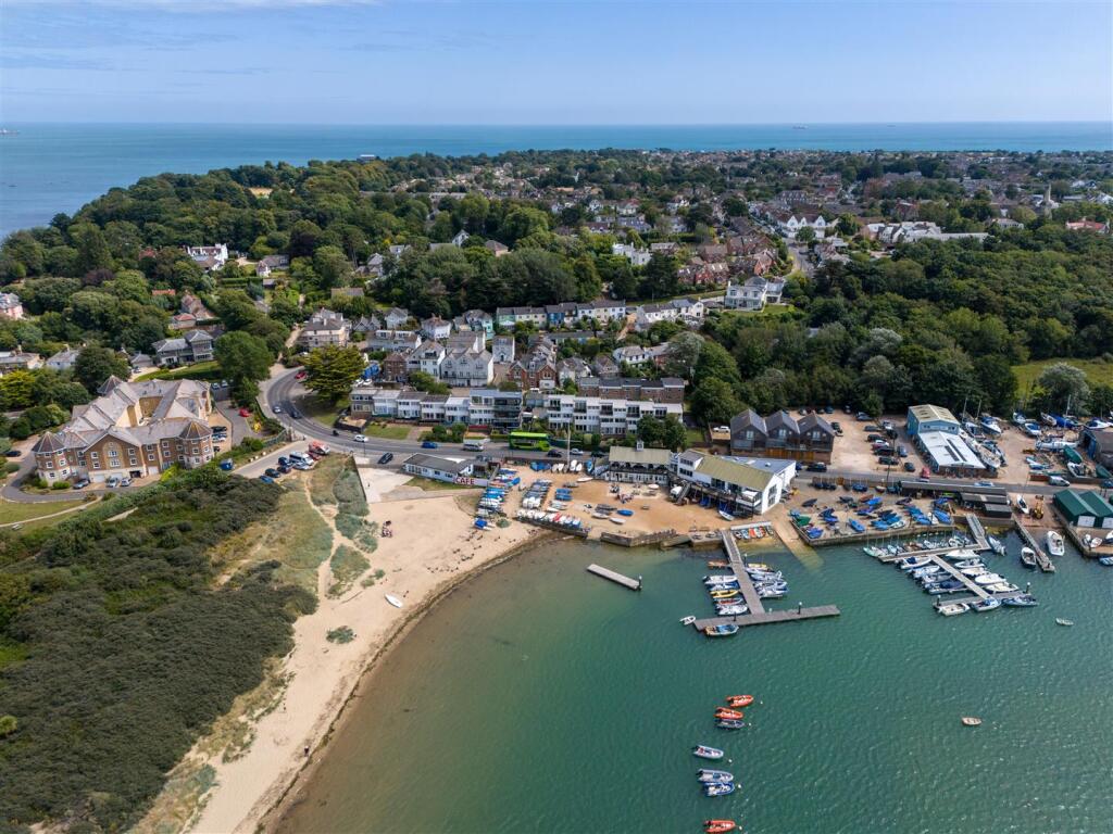 3-bed house on Harbour View, Bembridge, PO34 5NU, £550,000