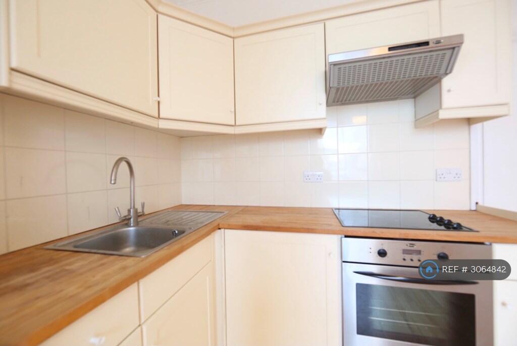 Apartment in London - View 3