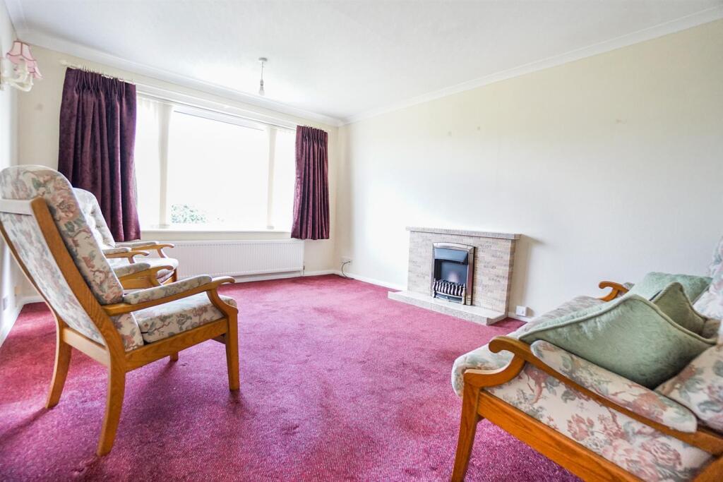 Lichfield Road, Walton, Chesterfield, S40 photo 4
