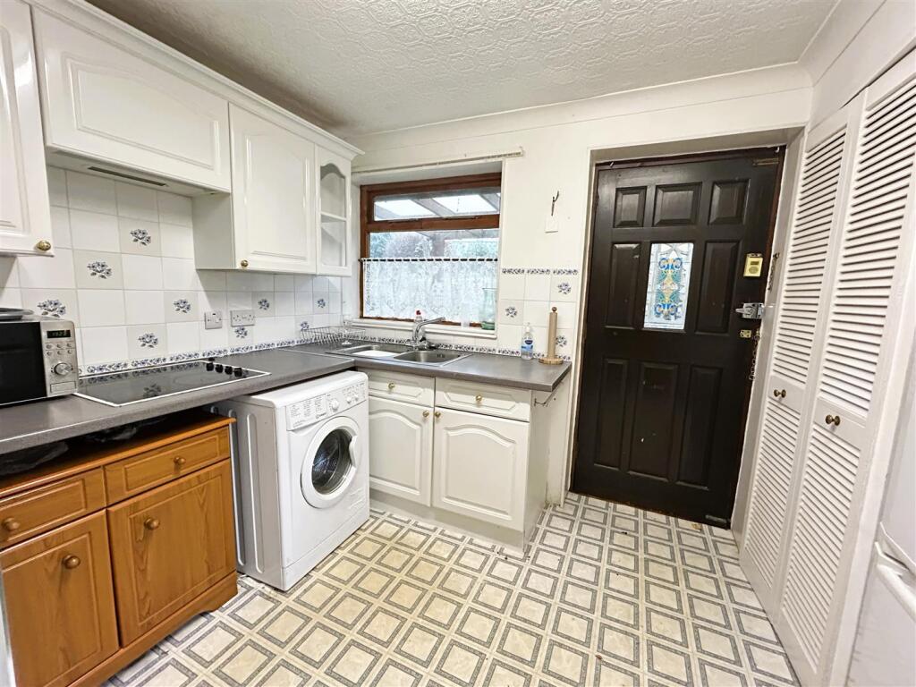 Moorfield Road, Holbrook, Belper photo 3