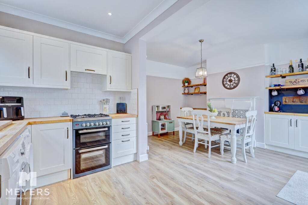 House in Christchurch, Iford, Bournemouth - View 3
