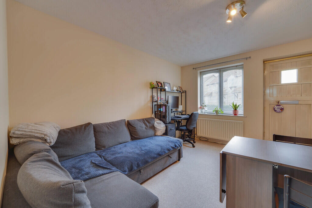 House in Milton Keynes, West Bletchley - View 5