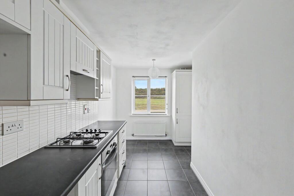 House in West Suffolk, Red Lodge - More