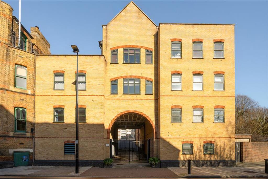 Main image of property: Wapping Lane, Wapping