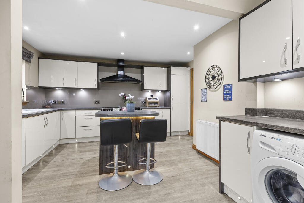 16 Greenbank Road, Darvel, East Ayrshire photo 3