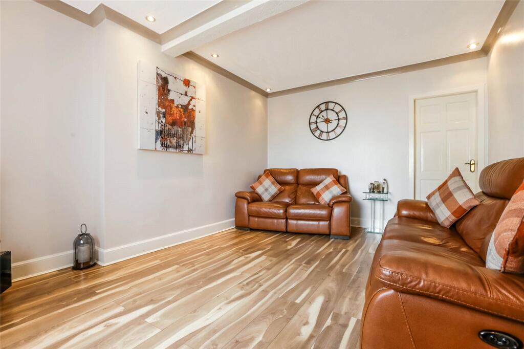 Curlinghaugh Crescent, Wishaw, North Lanarkshire, ML2 photo 4