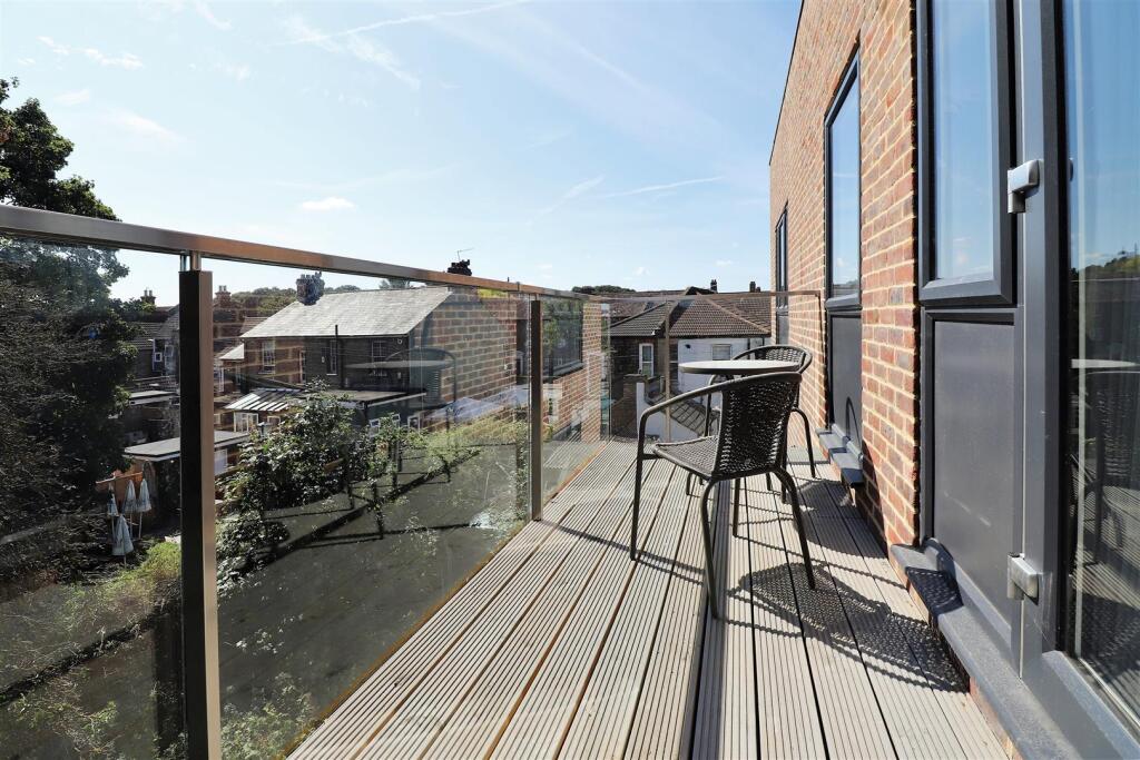 Main image of property: Welling High Street, Welling