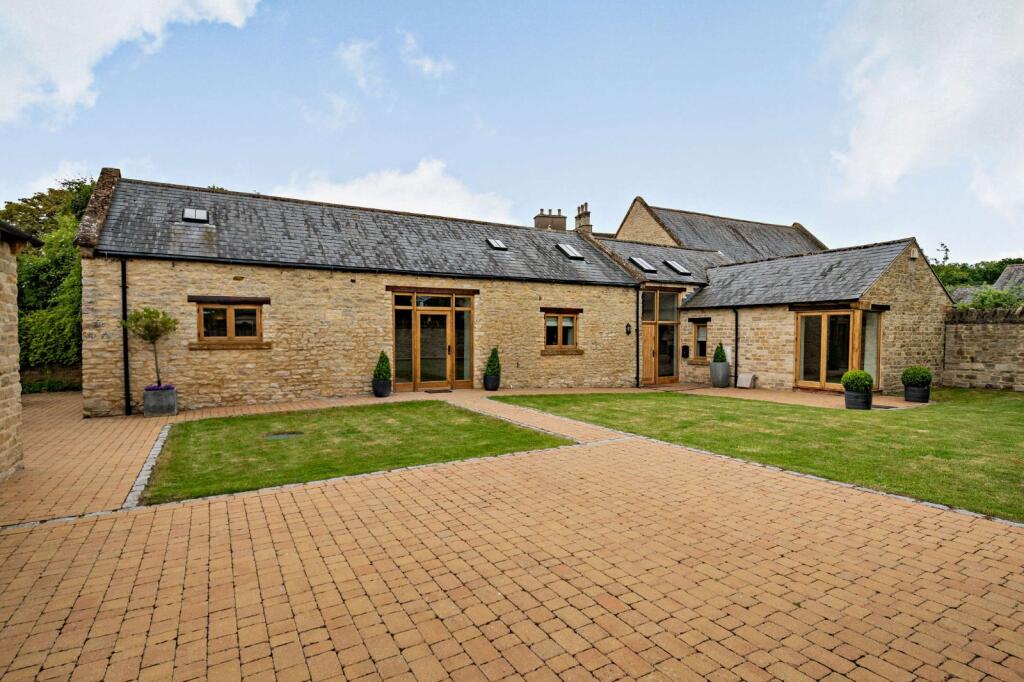 Main image of property: Hall Farm Paddocks, Spring Hill Road, Begbroke, Oxfordshire