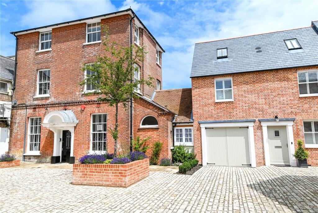 Main image of property: High Street, Lymington, Hampshire, SO41