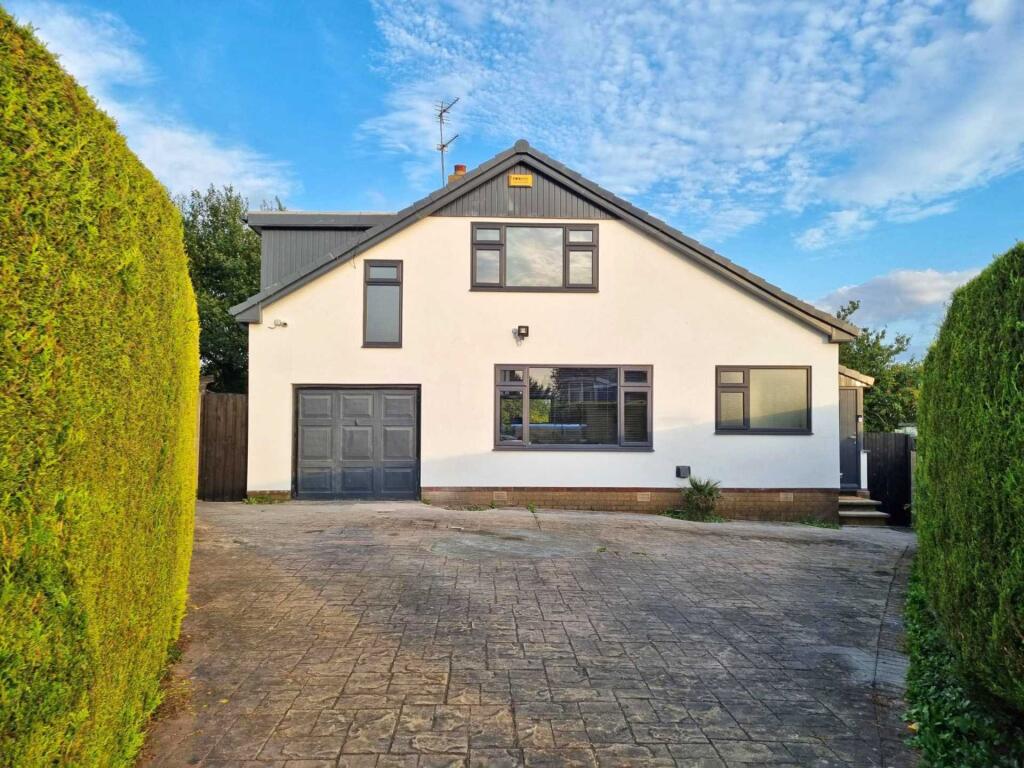4-bed detached on Denbigh Drive, High Crompton, £585,000