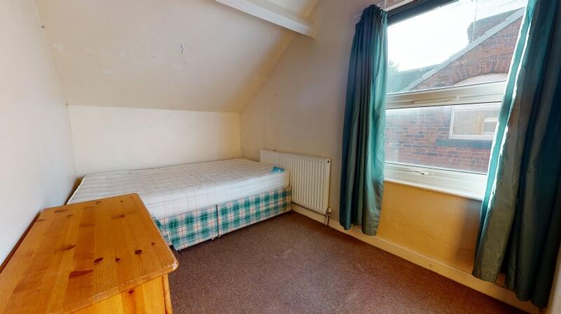 House in Leeds, West Yorkshire - View 4