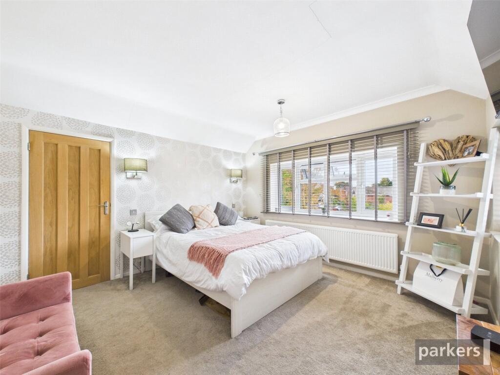 Penrose Avenue, Woodley, Reading, Berkshire, RG5 photo 4